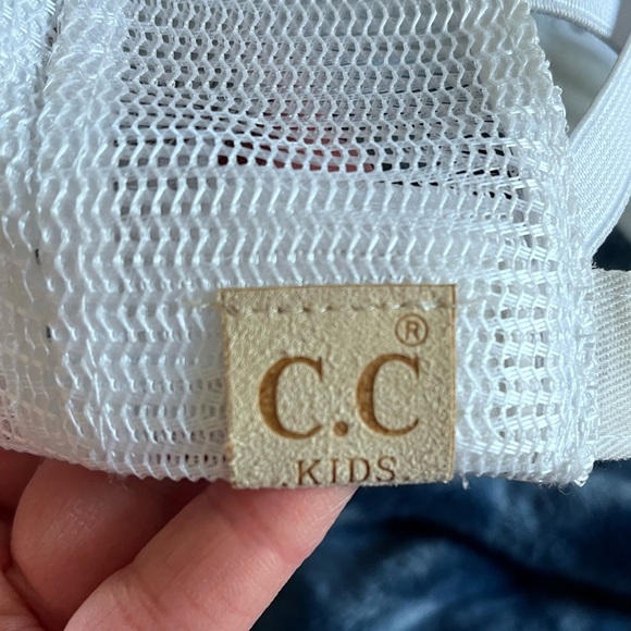 NWOT C.C. Kids girls ponytail hat white camo print - Picture 3 of 4